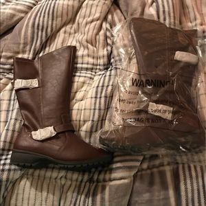 New sporto brown boots size 9